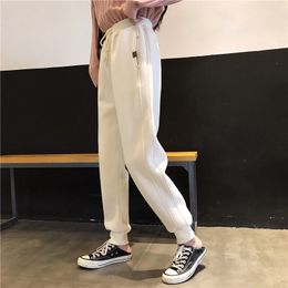 Autumn Winter Warm Loose Sweatpants Women Casual Velvet Thick High Waist Pants Trousers Female Joggers Sweatpants Harem Pants T200113