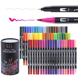 24/60 Colorurs Fineliner Tip Drawing Markers Dual Tip Art Marker Watercolour Brush Lettering Pen For Colouring Books Manga Drawing 201211