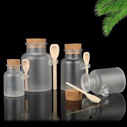 Frosted Plastic Cosmetic Bottles Containers with Cork Cap and Spoon Bath Salt Mask Powder Cream Packing Bottles Makeup Storage Jars