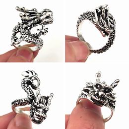 Wholesale lots 20pcs Retro Dragon Ring Mens Trendy Domineering Exaggerated Metal Alloy Rings Punk Biker Vintage Ring for Women Top Style Mix Animal Party Jewelry