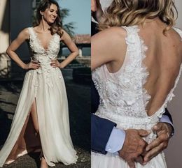 2021 Boho Wedding Dresses Sexy Backless Lace Applique Scalloped V Neck Side Slit Sleeveless Sweep Train Beach Wedding Gown vestido de novia