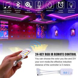 -Heißer Verkauf 5M LED RGB Streifen Band Light Wasserdichte Musik Sync Farbe Ändern Bluetooth Controller 24Key Remote Control Dekoration