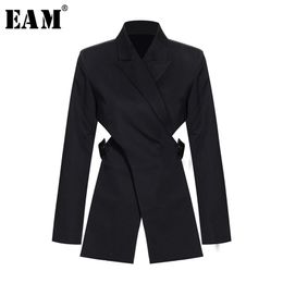 [EAM] Women Black Cross Bandage Short Blazer New Lapel Long Sleeve Loose Fit Jacket Fashion Tide Spring Autumn LJ200815