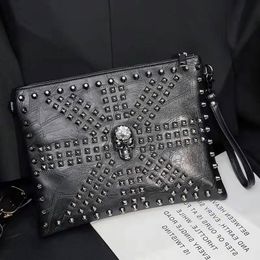 Designer shoulder bags Clutch for man Punk Elements Luxury Messenger bag Skull pattern Satchel clutch Fashion rivets men purse Soft leather Handbags HBP