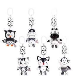 born Bells Soft Plush Rattle Toy Crib Hanging Bell Car Seat Travel Stroller Black And White Wind Chime Infant Educational 220216