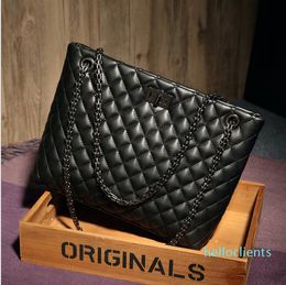 2021 New Hot sell Classic style women lady shoulder Shopping bag Handbags Girl Travel Make-up work bag wallet Black Red Colour