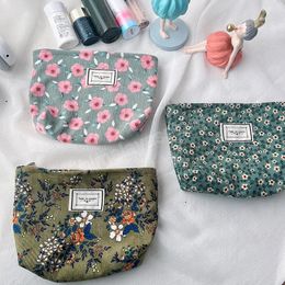 Corduroy Retro Flowers Print Cosmetic Bag Wash Bag Women Travel Cosmetic Pouch Beauty Storage Cases Make Up Organiser Clutch Bag