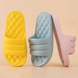 Mute EVA Sofa Slide Thick Sole Soft Indoor Slippers Anti-slip Sandals Men Summer Platform Shoes Bath 210928