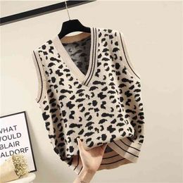 V-neck Leopard Pattern Knitted Sweater Vest Women Loose Sleeveless Fashion Short Pullover Female Spring Autumn 210819