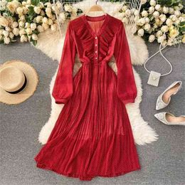 Women Vintage Pleated Dress Fashion V Neck Long Sleeve Floral Printed Dot es Ladies French Chiffon Robe Vestidos 210525