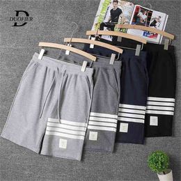 Fashion Stripe Splicing Summer Shorts Men Cotton Casual Beach Drawstring Mens Big Size Loose Sportswear Short Pants 210716