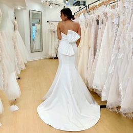 Elegant White Satin Mermaid Wedding Dresses 2021 Sweetheart Strapless Simple Bow Long Trumpet Bridal Gown Summer Vestido de novia