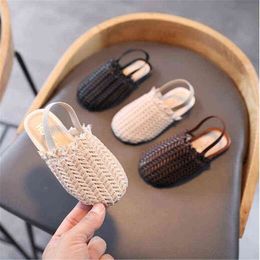 2022 Girls woven sandals Fashion Retro Set of feet Beach shoes Outer wear casual flat sandals Baotou leisure sandals 21-36 G1218