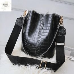Alligator women bucket Shoulder Bag large capacity PU Leather lady handbag Luxury Designer Female Crossbody Bag bolsos mujer