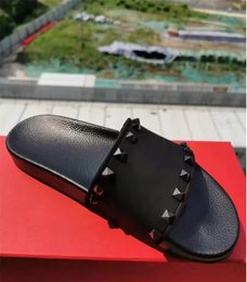 Novos Homens Mulheres Sandálias Designers Chinelos Flat Slides Bottom Slipper Leather Beach Shoes Unisex Sandal Transparente Jelly Flip Flops G90224