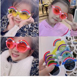 Sommer Frühling Kinder Skifahren, Bergsteigen Sonnenbrille Mädchen Strände, Rafting, Angeln, niedliche Cartoon-Regenbogen-Babybrille Jungen und Mädchen Persönlichkeitsbrillen