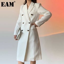 [EAM] Women big size long double breasted White Blazer Notched Long Sleeve Loose Jacket Fashion Spring Autumn 1DD5243 210930