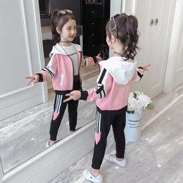 Girls Sports Suit Tracksuit 2020 Children Fashion Active striped Jackets Zipper Coat + Pant Set Kids Clothes Autumn Clothing Set X0902