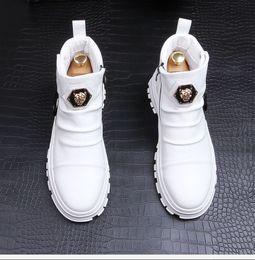 Neuer Designerstil dicker alleiniger Top -Board -Stiefel, Korean Edition Tide Casual Short Stiefel White Cowboy Zapatillas Hombre