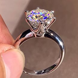 18k diamond engagement rings Canada - Cluster Rings Free Ship 18K Au750 White Gold Women Wedding Party Engagement Ring 1 2 3 4 5 Round Moissanite Diamond Trendy Elegant