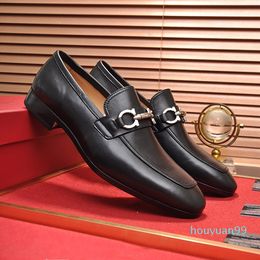2021 High quality Formal Dress Shoes For Gentle designers Men Black Genuine Leather Shoes Pointed Toe Mens Business Oxfords Casual shoes