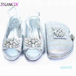 Sconto Corrispondenza D'argento Scarpe Borse 2022 in vendita bei DHgate. Com