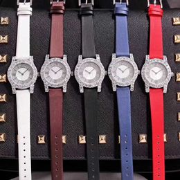 Heiße Marke Echtes Leder Uhr Luxus Klassische Armbanduhr 36mm Rechteck Quarz Armbanduhr Uhr Frauen Voller Stein Zifferblatt Uhren