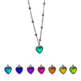 Pendant Necklaces 1Pc Temperature Sensing Colour Changing Heart Necklace Colourful Transfer Fashion Titanium Steel Jewellery