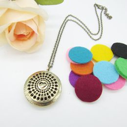 Pendant Necklaces Heart Centred Sunflower Pattern Hollowed Fashion Essential Oil Locket Penant Necklace Accessory