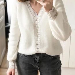 Fashion V-neck Women Knitted Sweater Cardigan Hollow Lace Stitching Single-breasted Knitwear Short Coat Top 210914