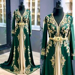 Luxury Crystals Beaded Moroccan Kaftan Evening Dress V Neck Long Sleeves Appliqued Gold Lace Green Satin Formal Occasion Gowns Muslim Prom Dresses