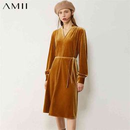 Minimalism Autumn Winter Velvet Dresses For Women Vintage Vneck High Waist Knee-length Female 12040916 210527