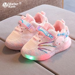 Size 22-31 Girls Soft Bottom Glowing Shoes Boys Running Luminous Shoes Children Sneakers Baby Breathable Sneakers with Light 210308
