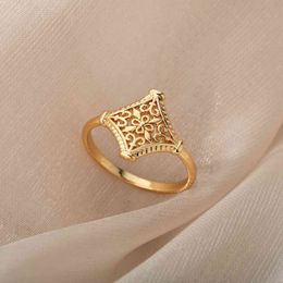 Vintage Hollow Flower Rings For Women Gold Sliver Color Stainless Steel Ring Aesthetic Wedding Couple Rings Boho Jewelry Gift G1125