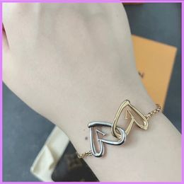 New Fashion Gold Heart Bracelet Women Designer Jewellery Letters Silver Bracelets Designers Chain Womens Accessories For Party Gifts D221223F