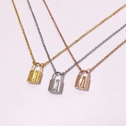 Designer Couple Necklace Fashion Luxury Lock Pendant Necklaces 18K Titanium Steel Plated Mens Women Necklaces