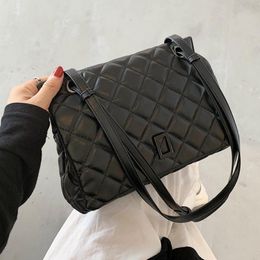 LIKETHIS Large Capacity Shoulder Bag for Women 2021 New Quilted Embroidery Thread Fashion Chain Shoulder Crossbody Bags Sac Bols