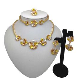 Kingdom Ma New Nigerian Wedding African Costume Jewellery Set Dubai Charm Flower Neckace Bracelet Earrings Ring Sets For Women H1022