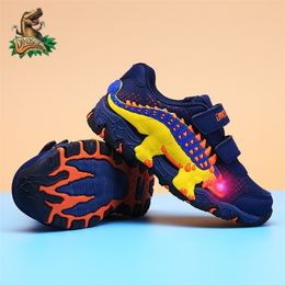 Dinoskulls Kids LED Lighting Shoes 2021 Spring Boys Glowing Sneakers Dinosaur Fashion Breathable Children Sports Running Shoes 210303