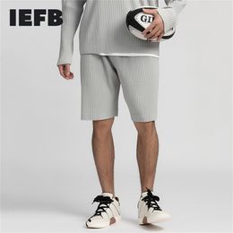 IEFB / men's wear Japan style stretch fabric thin loose casual knee length pants pleated elastic waist shorts male 9Y3051 210629