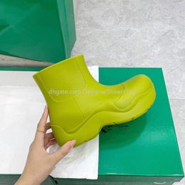 Boots 2023 Fashion Women Designer Short Rain Boots Light Waterproof Casual Shoes Genuine Leather Rubber Oversized Sole Candy Colours