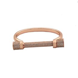 Baoliren Pink-gold Black Pave Zircon Screw Clasp Horseshoe d Letter Bangle for Women Q0720