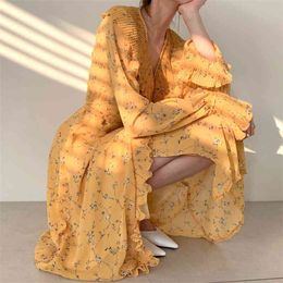 Vintage Elegant Floral Print Chiffon Dress Summer V-neck Flounced es Long Sleeve Beach Vestidos 210529