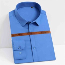 Men's Classic Wrinkle-Resistant Stretch Solid Dress Shirt Comfortable Soft & Smooth Long Sleeve Standard-fit Pocketless Shirts 210708