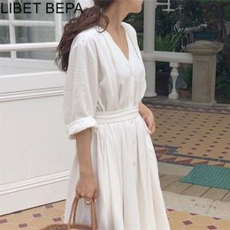 2021 Spring Summer Women Dress Vintage Elegant A-Line Fold Pleated Big Hem Bottoms Lace Up V-Neck Wrist Long Dress 210303