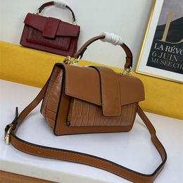 Luxury Bags Alligator Leather FLAP DECORATED Top Handle Totes Gold Buckle With Adjjustable Straps Shoulder Bag Interior Zipper Pocket Cross-Body Brown Metal Logo