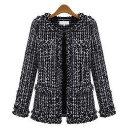 Autumn Winter Black White Plaid Loose Short Coat Women Vintage O Neck Long Sleeve Tassel Tweed Coat Plus Size Ladies Jacket Coat 210218