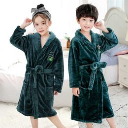 Arrival Flannel Bathrobe for Boys and Girls Hooded Bear Bathrobes Kids Baby Dressing Gowns Children Winter Sleepwear 4-14T 211130