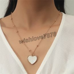 White Resin Shell Heart Pendant Necklace For Women Vintage Bohemian Long Clavicle Gold Chain Necklace Minimalist Party Wedding Jewellery