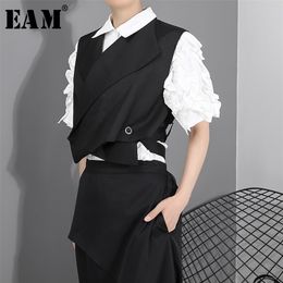 [EAM] Women Loose Fit Black Cross Split Joint Temperament Vest Lapel Sleeveless Fashion Spring Autumn WD812 211006